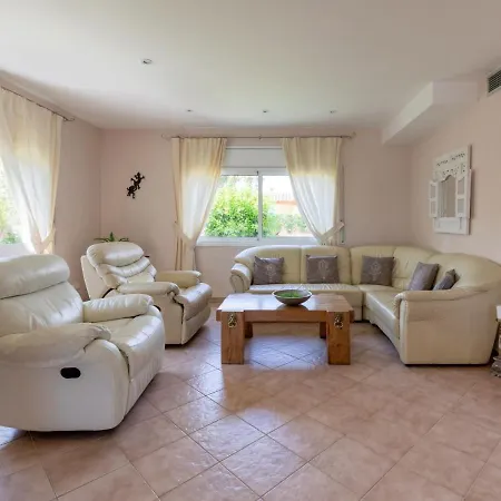 Belvilla By Oyo Nautic Palmera Villa Sant Pere Pescador